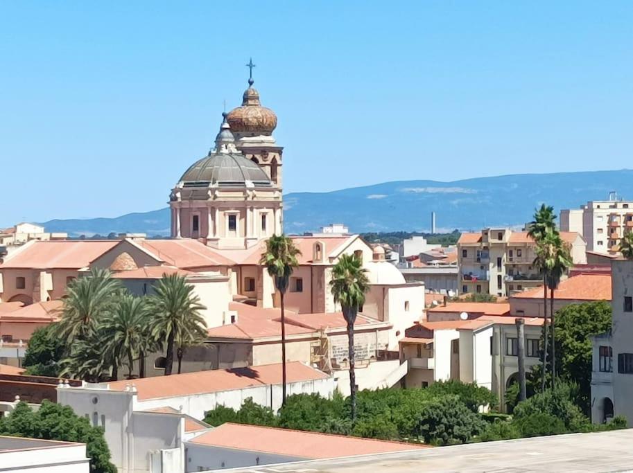 Gentarrubia - A Casa Nel Cuore Della Citta Oristano Exterior foto